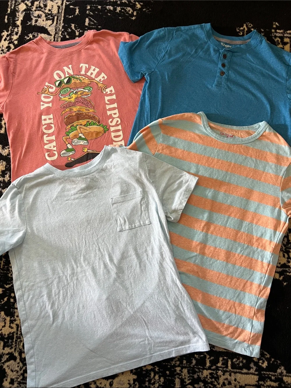 Boys 4 pc Old Navy/Cat& Jack tees size L 10/12